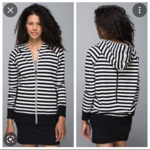 Lululemon Black White Stripe Rollin’ With My Omies Hoodie! Size 4 - Picture 4 of 11